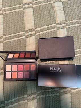 HAUS Laboratories Pink & Plum Eyeshadow Palette — Radiant Rose to Berry Mix